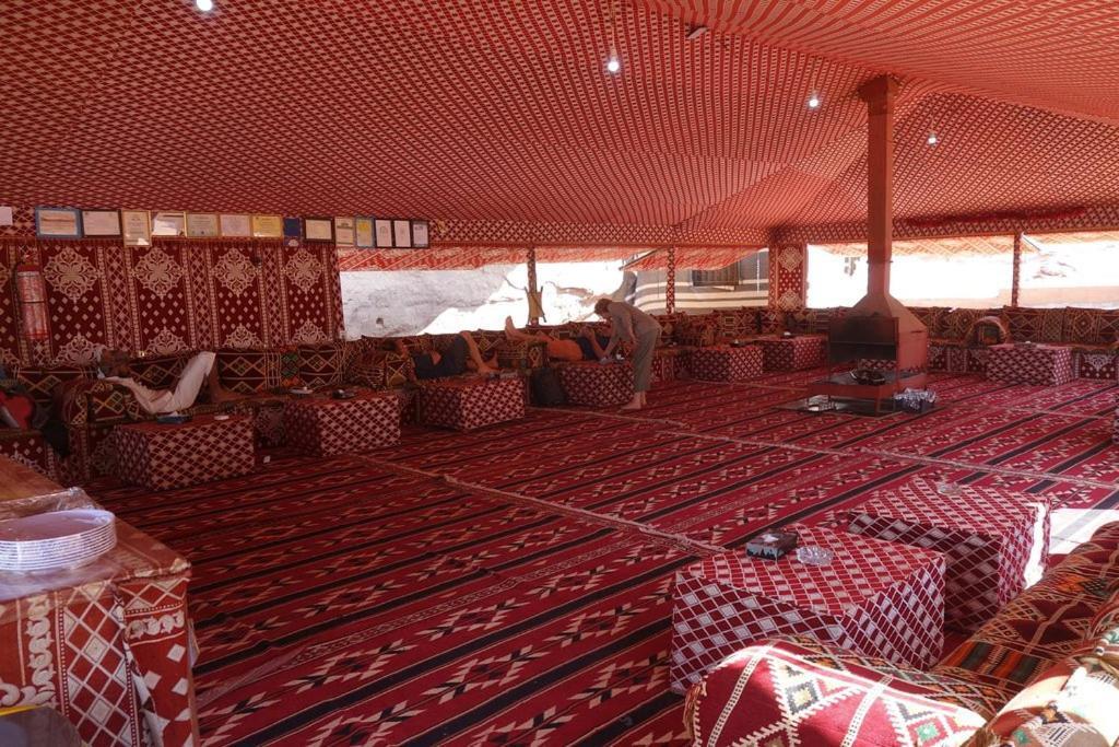 Отель Obeid'S Bedouin Life Camp Вади-Рам Экстерьер фото